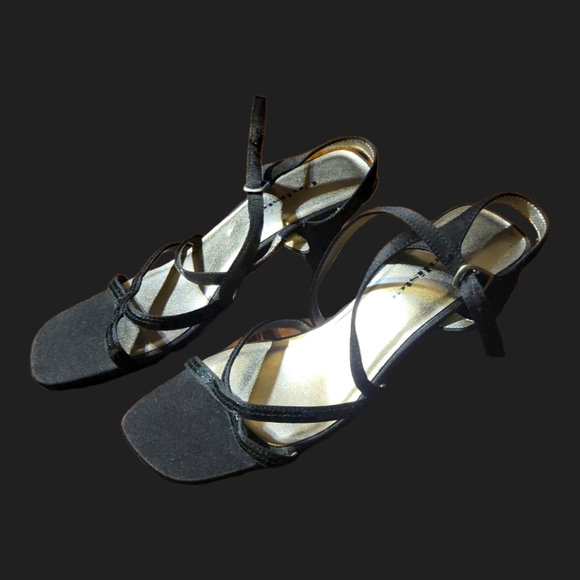 Woman's Unlisted Spaghetti Strap Block Heel Open Toe Sandals Sequins NWOT - Picture 3 of 7